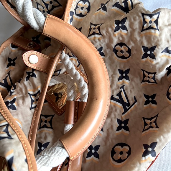 Authentic Louis Vuitton Monogram limited Edition Bulled MM - Picture 8 of 14